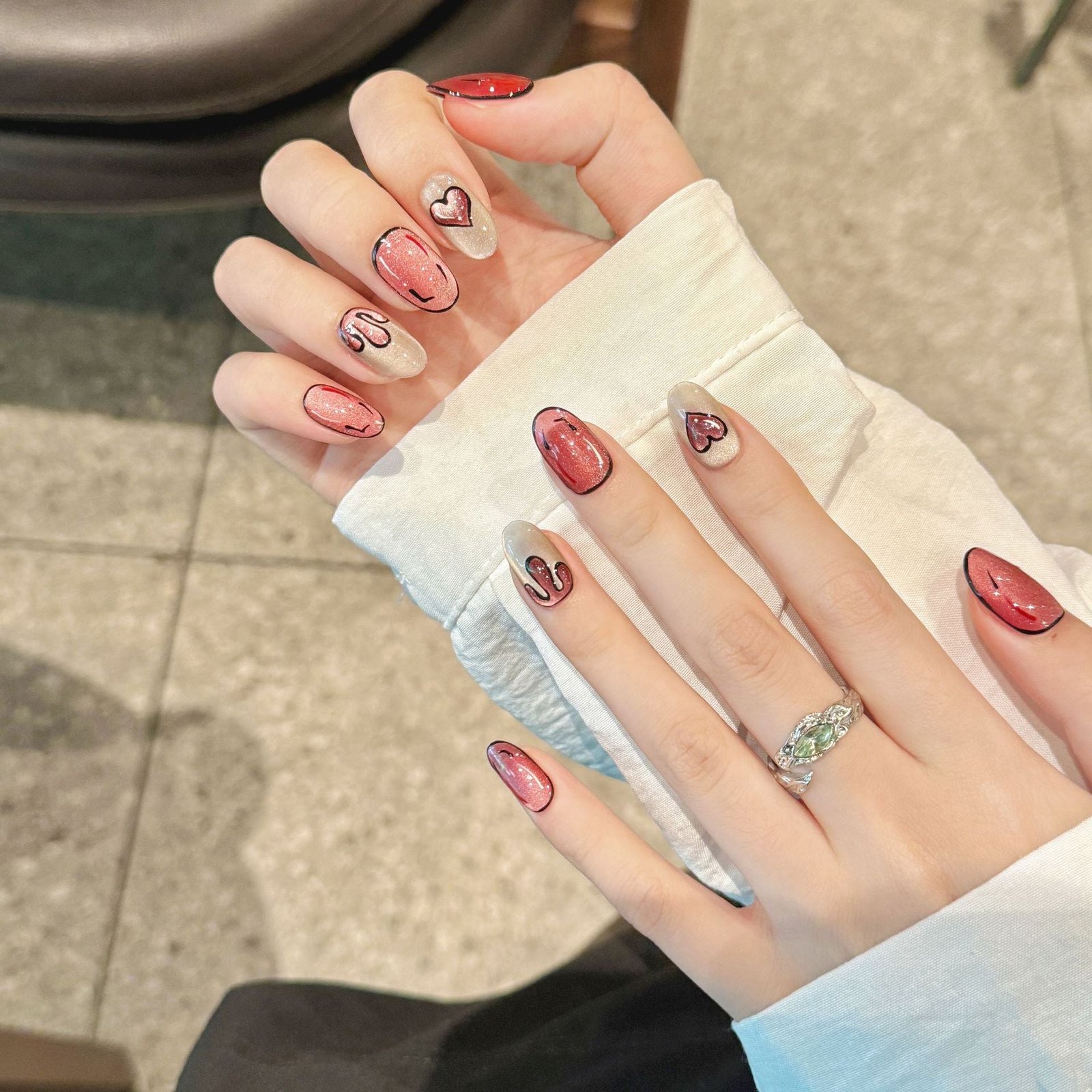 365nails: "Comic Heart" – 3D Hand-Painted Cartoon & Glitter Cat Eye Handmade Almond Nails - Image 2