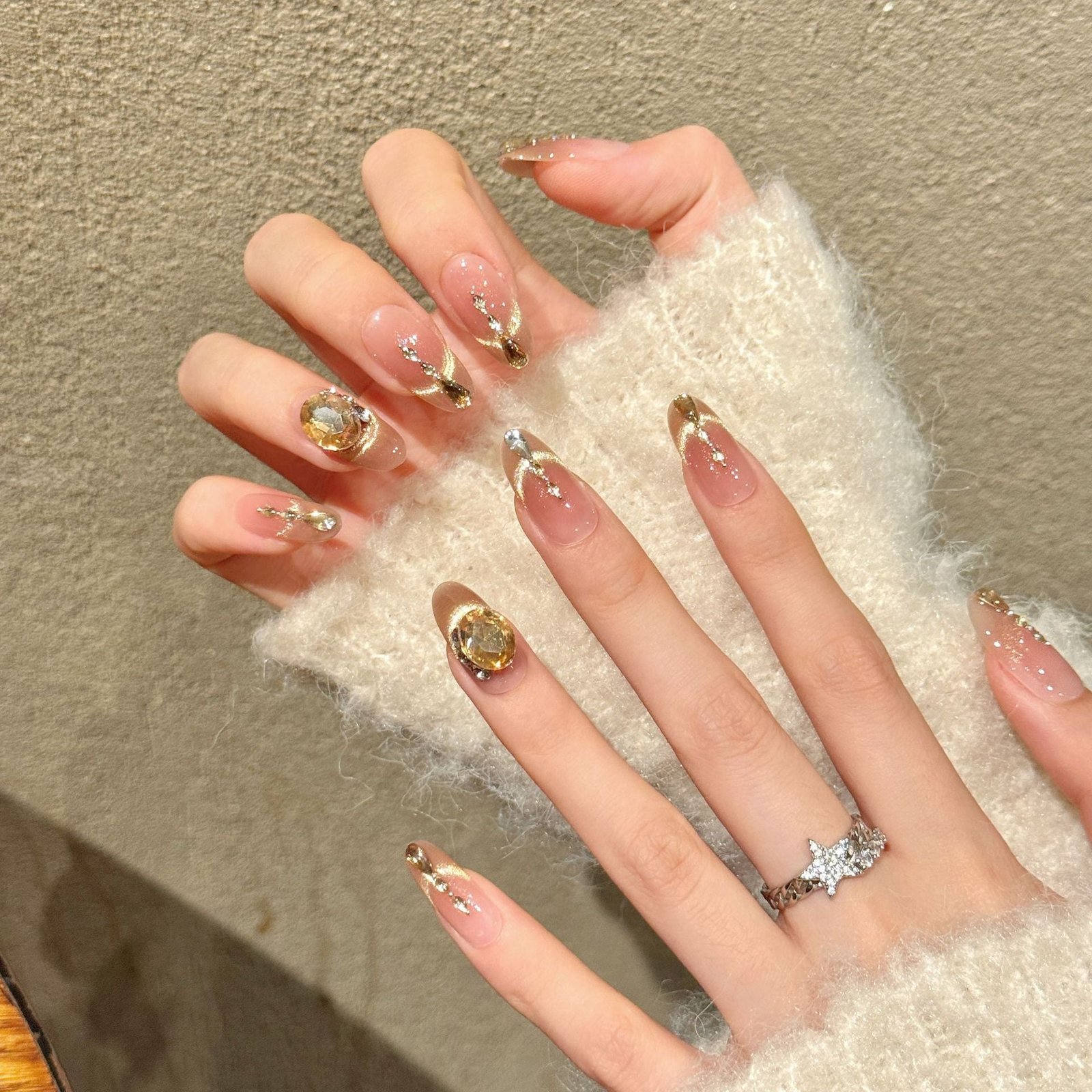Elegant Pink Gradient Crystal Droplet Press On Nails - Image 3