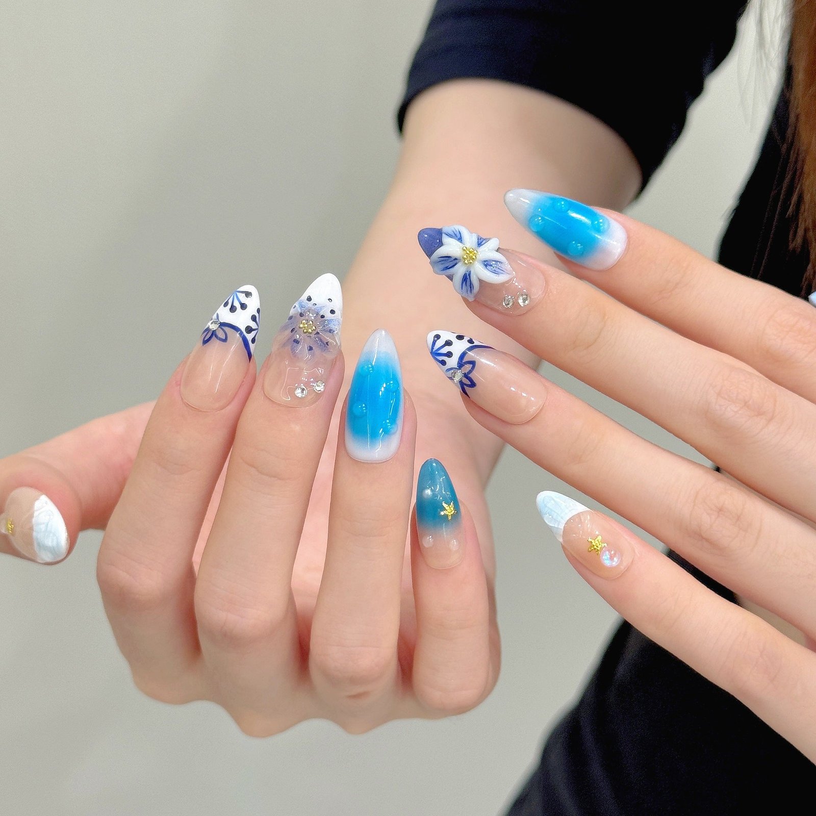 Blue Floral Gradient Chic Summer Press On Nails - Image 3