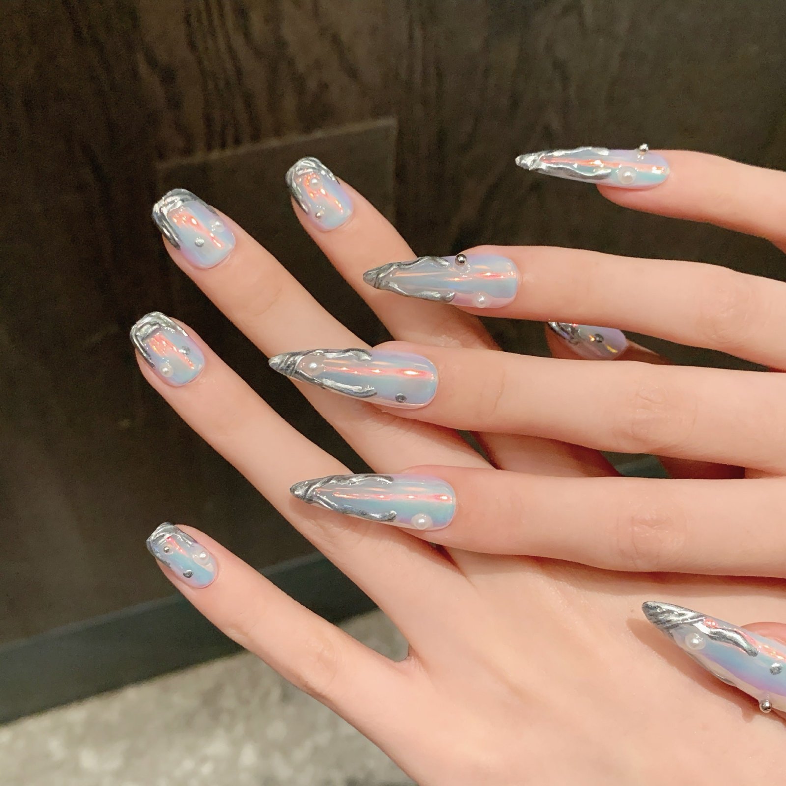 365nails: "Mercury Aura" – Iridescent Chrome Flame Stiletto Nails - Image 3
