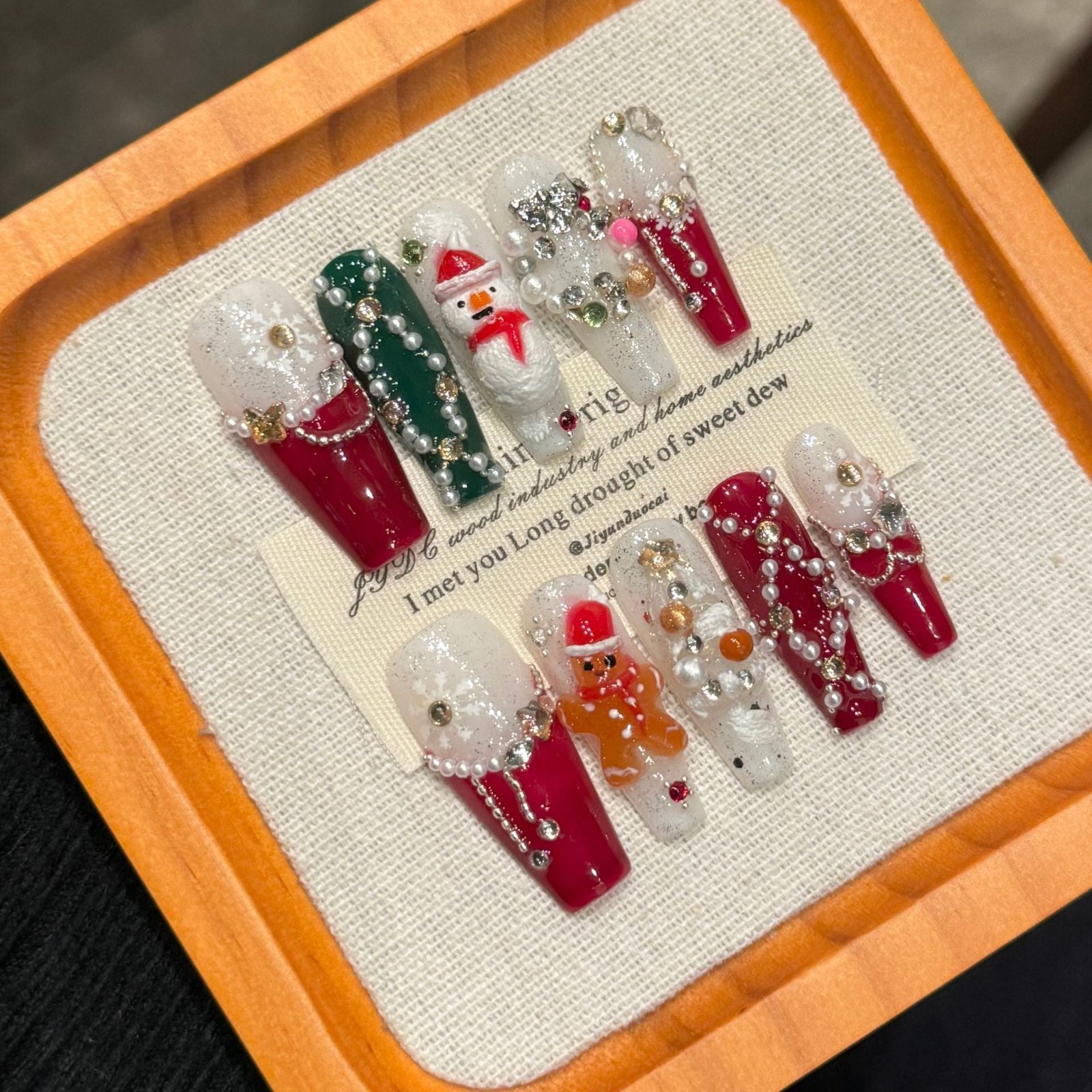 Red and Green Christmas Press‑On Nails – Santa & Gingerbread Design - Image 6