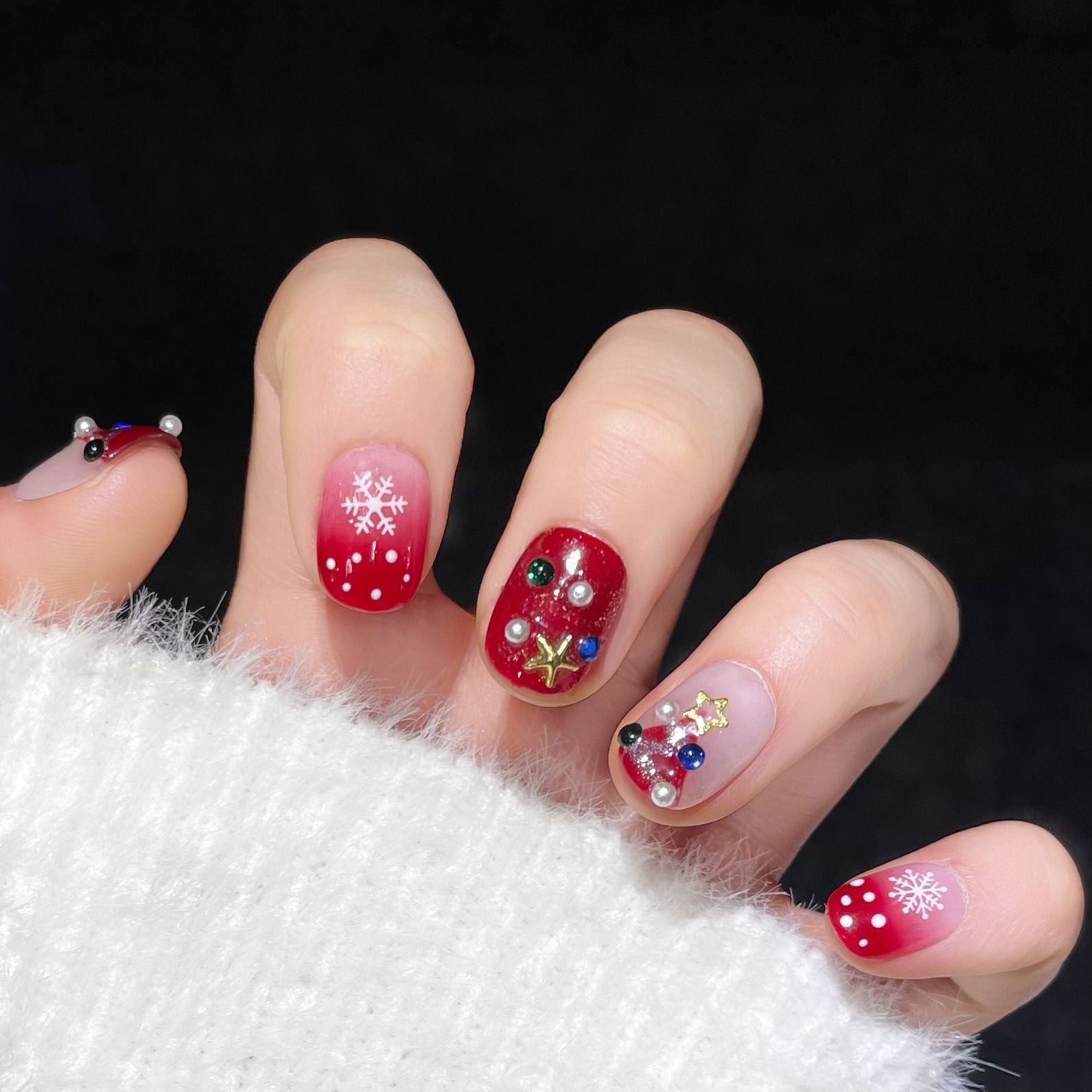 Christmas Gradient Press‑On Nails – Red Snowflake & Tree Design - Image 8